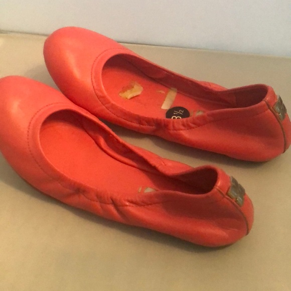 BCBG MAXAZRIA pink flats - Picture 2 of 7